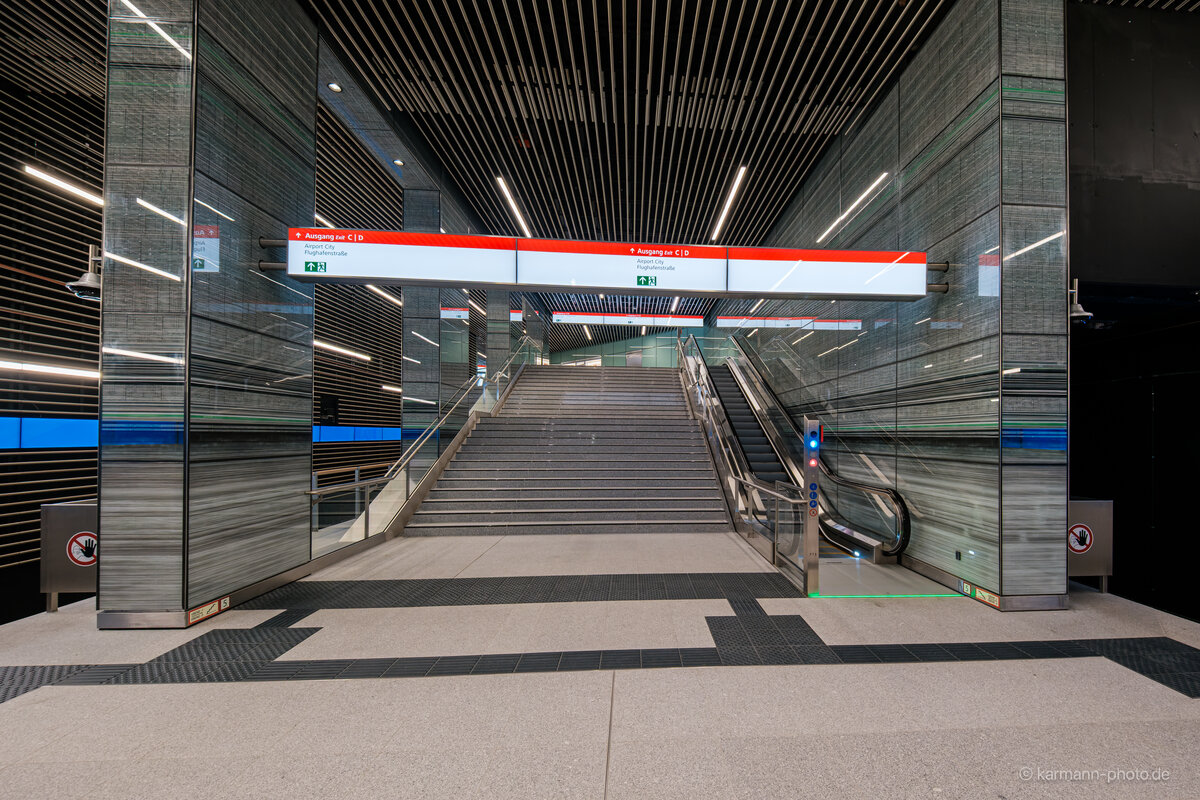 Treppenaufgang in der U-Bahn-Station U81 Düsseldorf