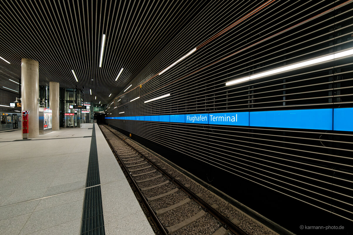 U-Bahnhof Flughafen Terminal in Düsseldorf, Stadtbahnlinien U80 U81