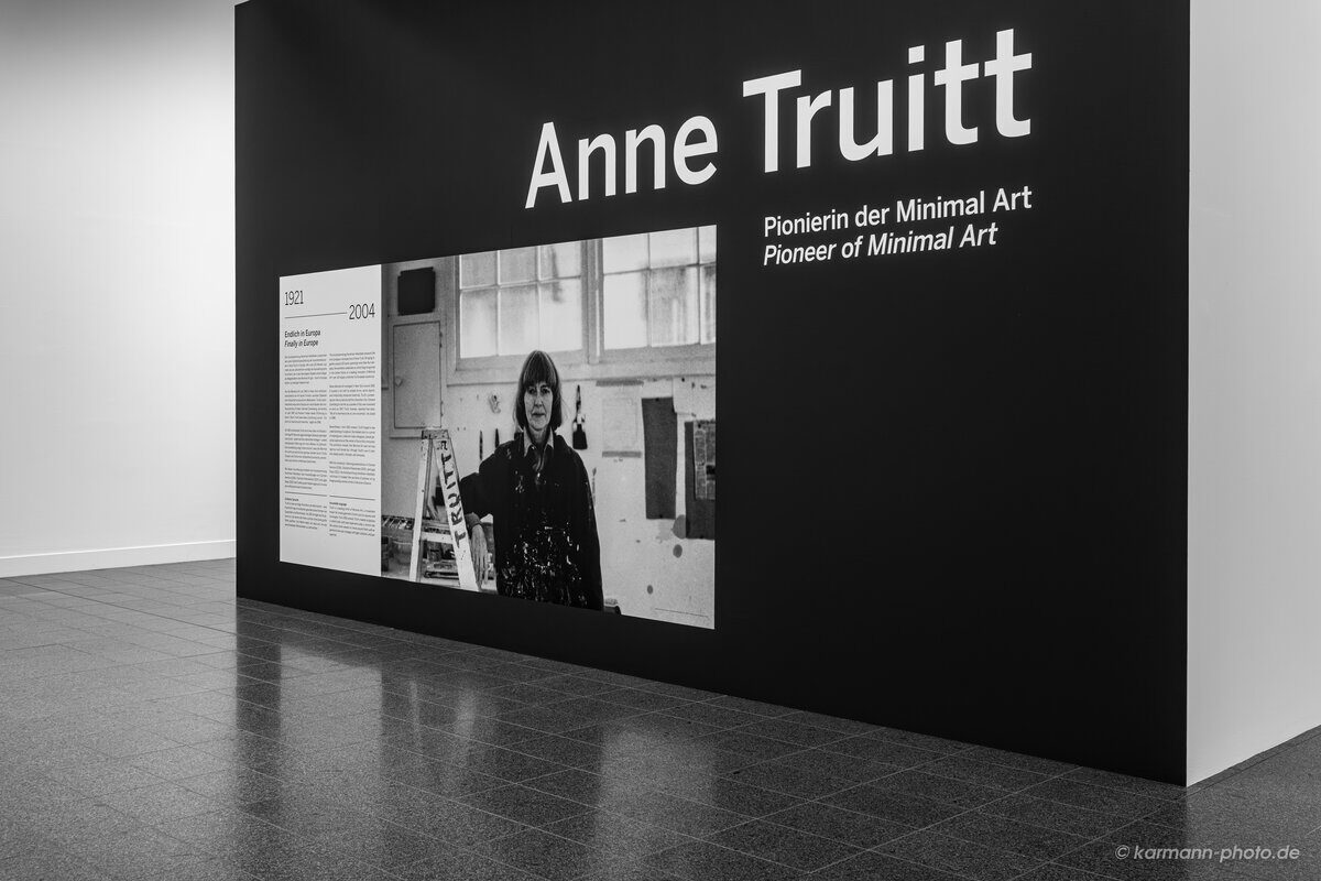 Im Museum –  Ausstellung Anne Truitt